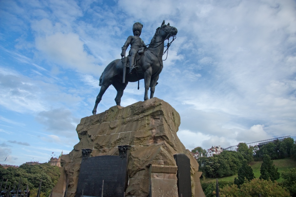Monument to the Royal Scots Greys, Princes St Edinburgh (2010)